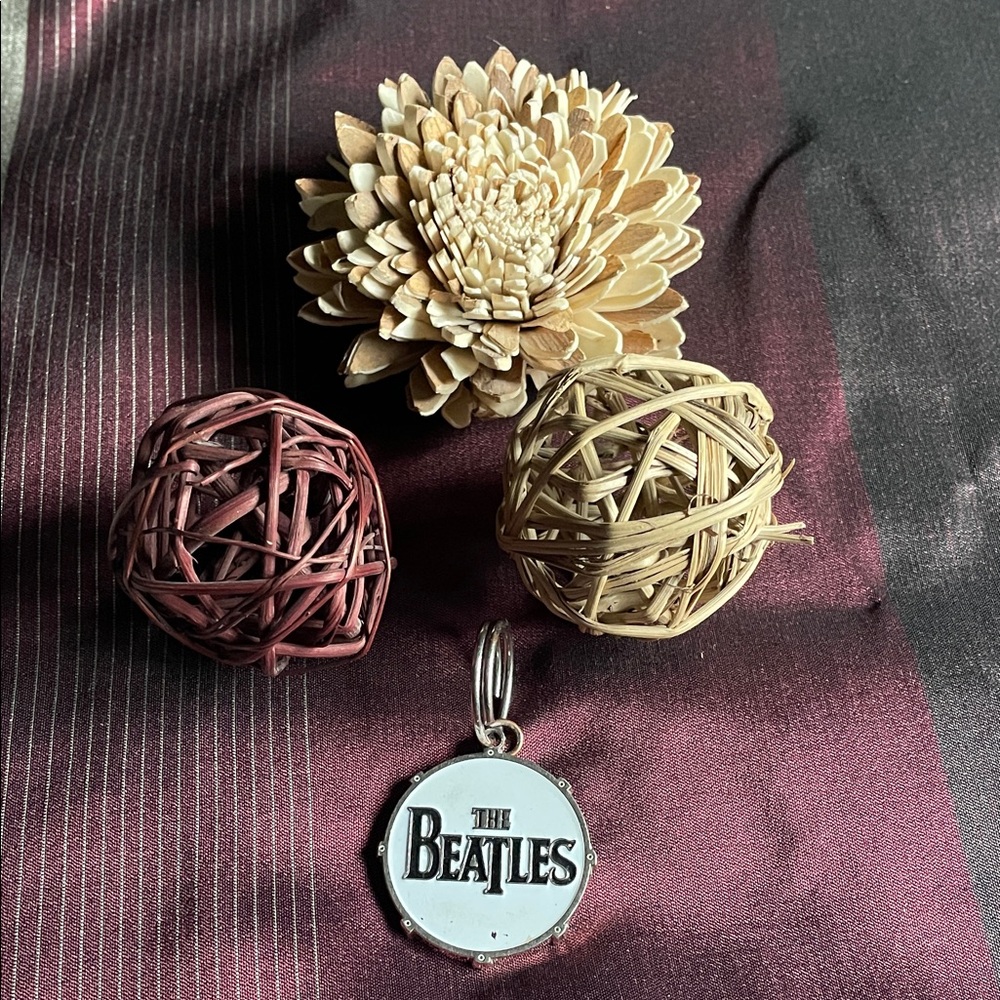 The Beatles Key Chain *FREE with purchase